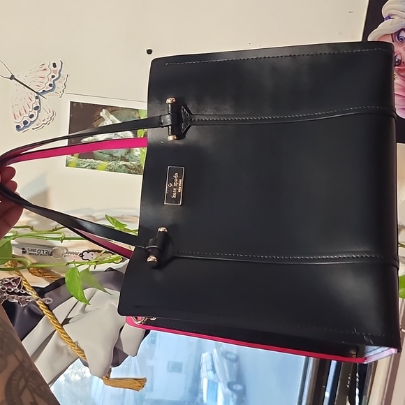 kate spade Handbags - Kate Spade Elodie Small Tote